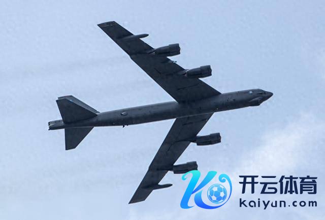 B-52抵近委内瑞拉 马杜罗会服软吗